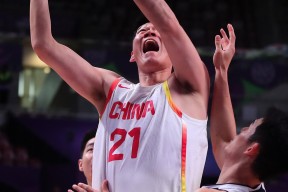 爱游戏在线入口 -包含欧联国际比赛日再迎强敌，深圳男篮调整名单，主帅态度——气氛紧张，纪律约束更严格的词条